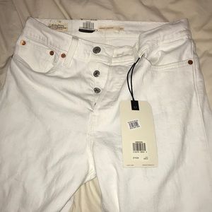 White Denim Levi’s